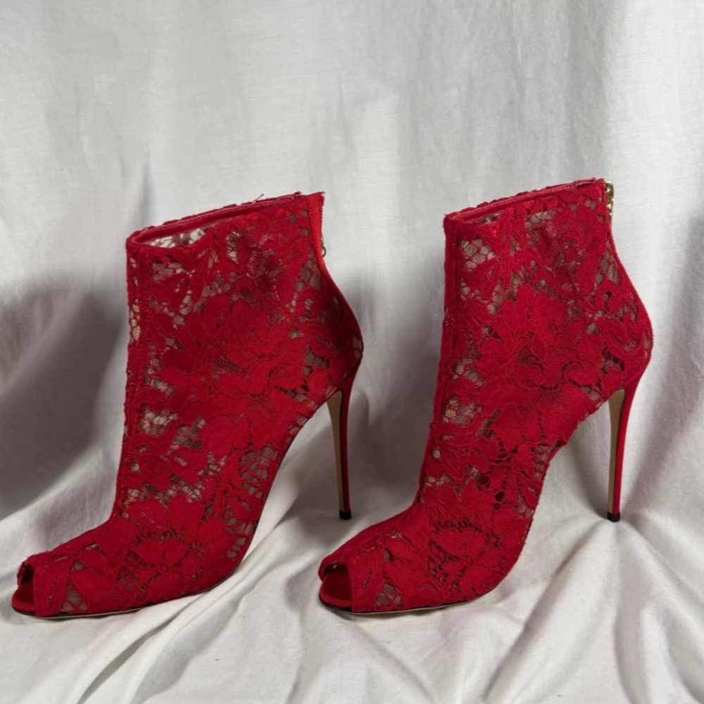 Dolce & Gabbana Red Lace Heeled Ankle Boots. New No Box sz 38.5 4” heels.